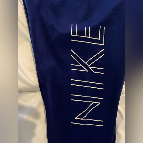 Nike Leggings NWOT - Picture 2 of 6